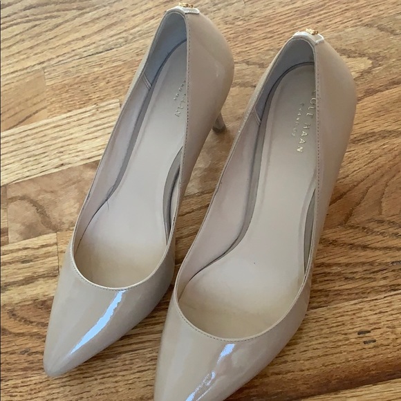 COLE HAAN beige heels - Picture 3 of 3